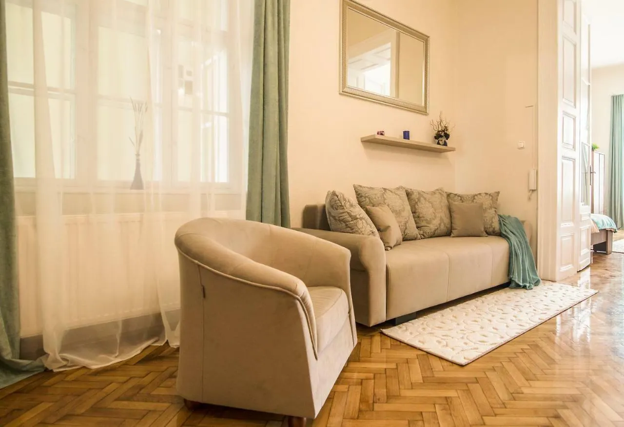 Suzy Apartman Eger 0*,  Hungary